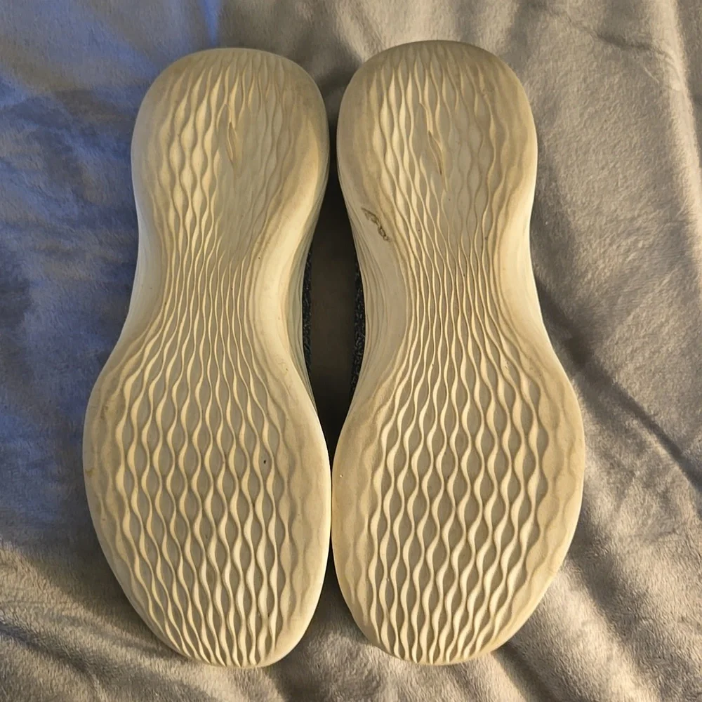 Skechers women's You Walk sneakers - Picture 5 of 8